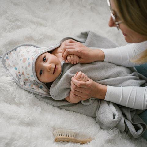 Babyono Okrycie kąpielowe frotte z kapturkiem 100x100cm szare