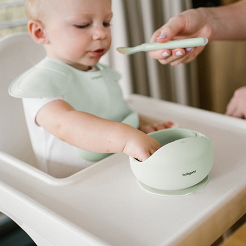 Babyono Silikonowa miseczka z przyssawką zielona
