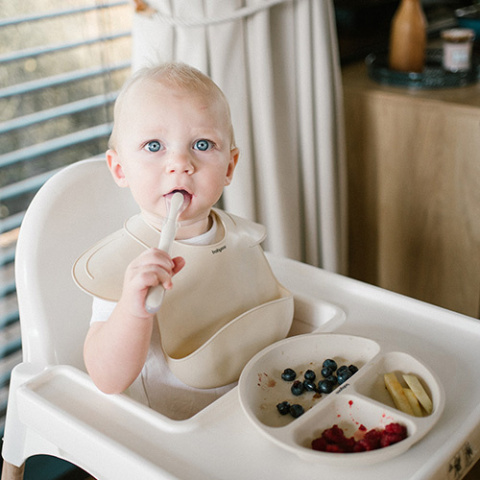 Babyono Silikonowy talerzyk z przyssawką