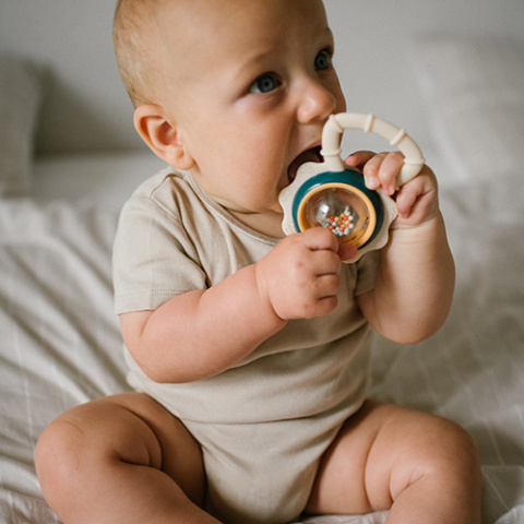 Babyono Grzechotka z gryzakiem
