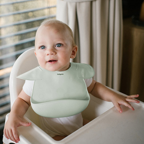 Babyono Silikonowy śliniak z regulowanym zapięciem mięta