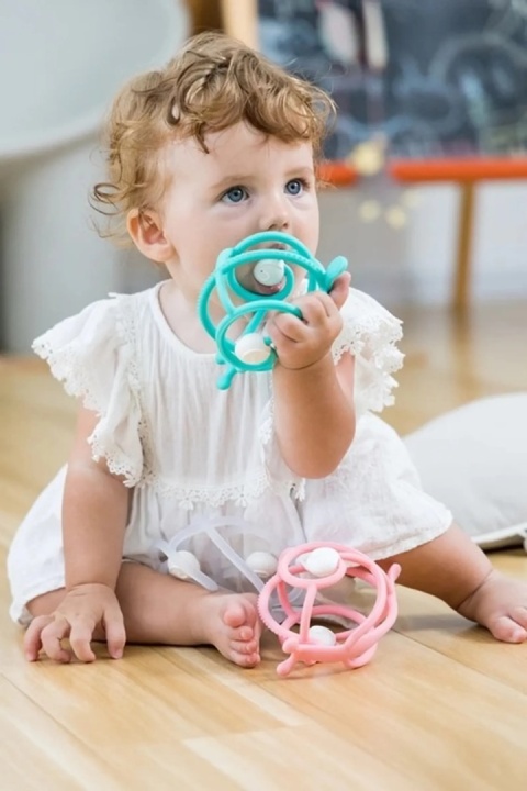 Mombella Gryzak z grzechotką Ślimak pink