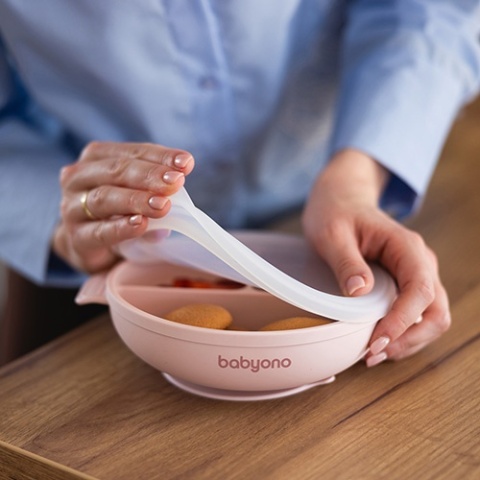 Babyono Silikonowy talerz z przyssawką i przykrywką różowy