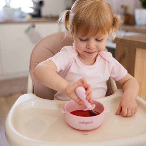 Babyono Silikonowa miseczka z przyssawką i przykrywką różowa