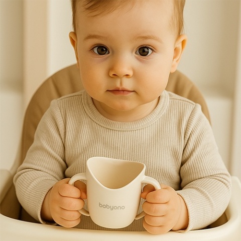 Babyono Ergonomiczny kubek treningowy Flow beżowy