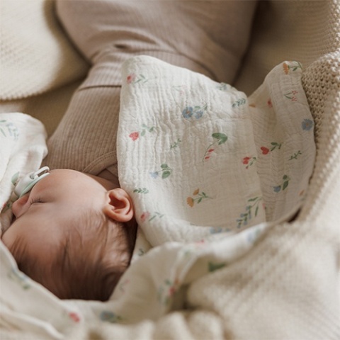 Babyono Pieluszki muślinowe marszczone różowe