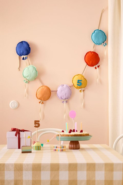 Kid's Concept - urodzinowa girlanda z balonów