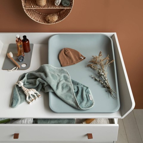 LEANDER - mata do przewijania MATTY™, sage green