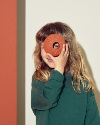 MODU - Foam Ball piłka piankowa, burnt orange / dusty green